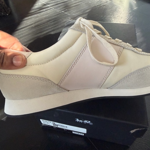 Coach Raelyn Runner Size 10 - Picture 8 of 16